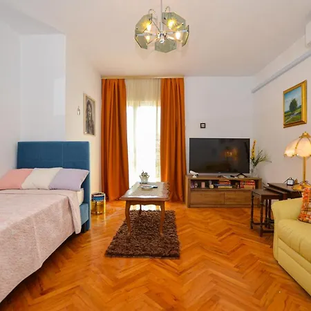 Lidia Apartament *