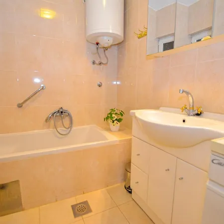 Lidia Apartament *